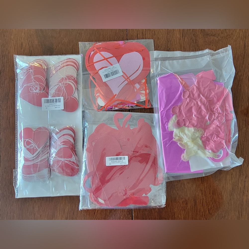 Heart-Shaped Party Decorations Set - Red and Pink